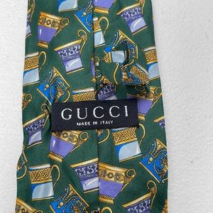 AUTHENTIC GUCCI TIE